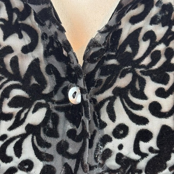 Mandee Womens Burn out Velvet Long Sleeve Black Silk Blouse sz Small whimsigoth - Picture 8 of 10